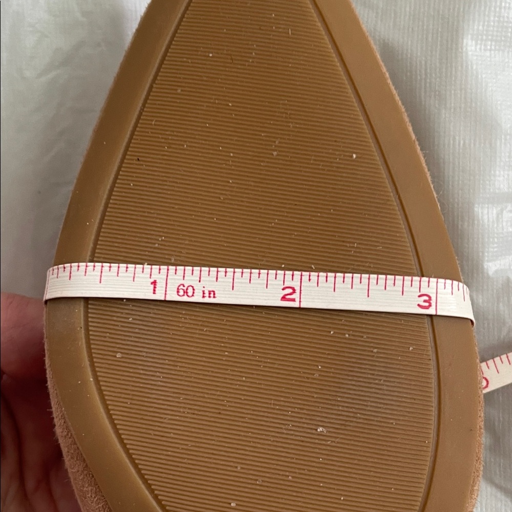 Tahari Tan Suede Slingback Pointed Toe Heels Gold Detail Size-10 NWT - Picture 8 of 10